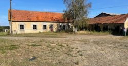 XVth century Mansion, outbuildings, tennis court, 190 hectares of land
