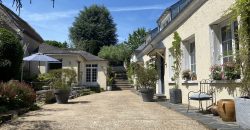 MAGNIFICENT LONGERE SOUTH-EAST OF TOURS – SWIMMING POOL – BED AND BREAKFAST – LAND 3600M².