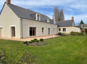 BEAUTIFUL CONTEMPORARY HOUSE 330m² – Garden 1600 m² – 15 min from Angers
