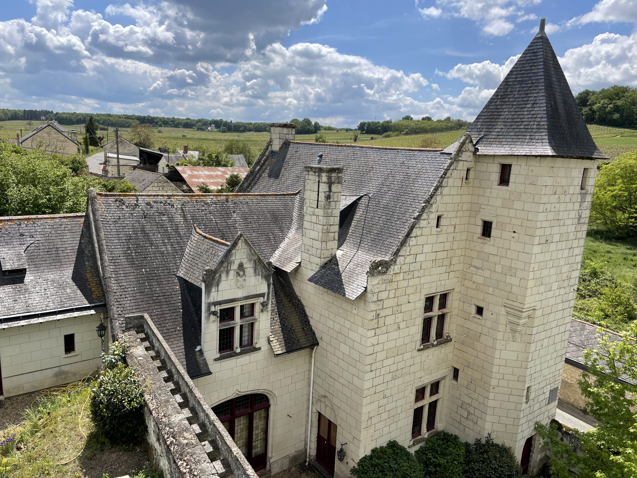 MAGNIFICENT CASTLE XVth – NEAR BY SAUMUR
