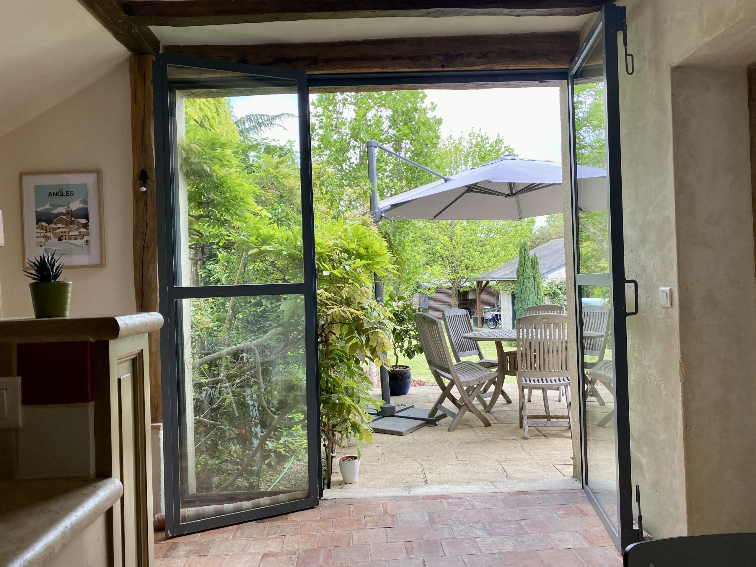 WEST of TOURS CHARMING RESIDENCE on 1.000m² GARDEN  OUTBUILDINGS SWIMMING POOL CELLARS GARAGES