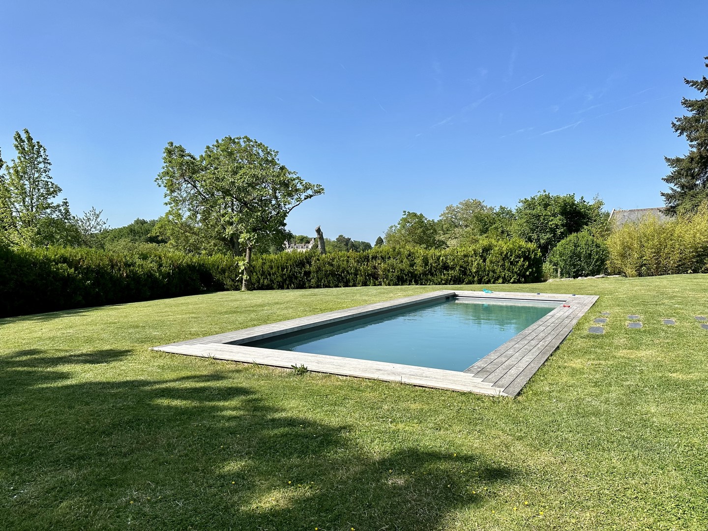 REMARKABLE EXCLUSIVE CONTEMPORARY PARK 4,000m² SWIMMING POOL 13 x 5 GARAGES CELLARS