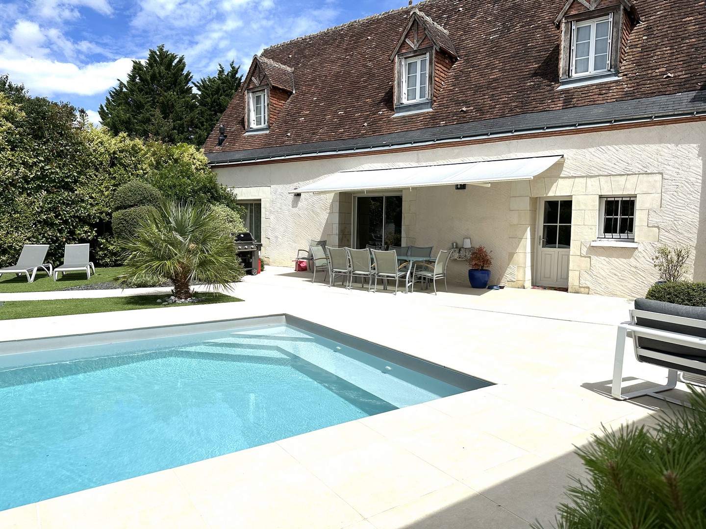 SOUTH TOURS CHARMING RESIDENCE 215m² approx.  HEATED SWIMMING POOL TERRACE GARDEN PARKING